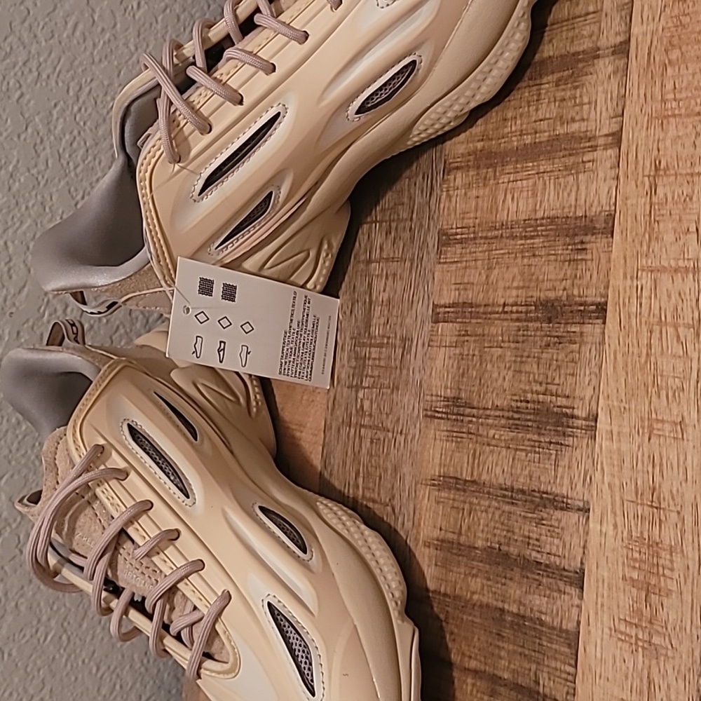 👟👟 - Picture 13 of 13